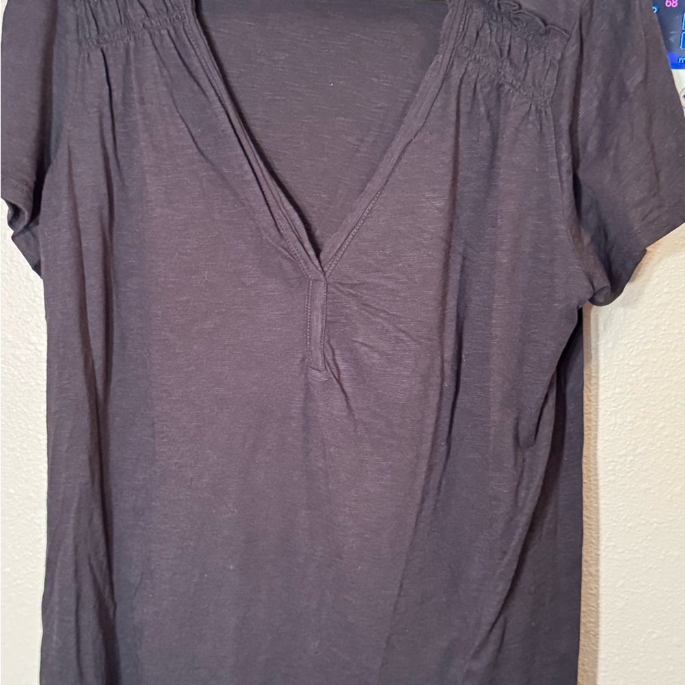 Susina Black V-Neck Short Sleeve Top